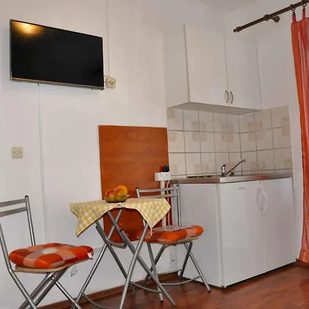 Studio Apartment In Starigrad-Paklenica I Apartament Seline