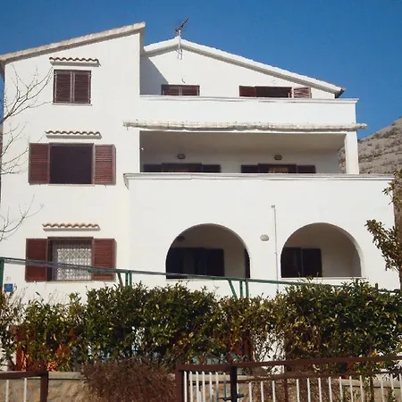 Studio Apartment In Starigrad-Paklenica I *