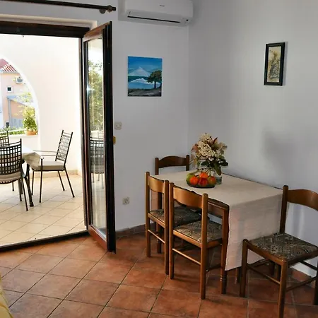 Studio Apartment In Starigrad-Paklenica I Apartament *