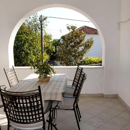 Studio Apartment In Starigrad-Paklenica I *
