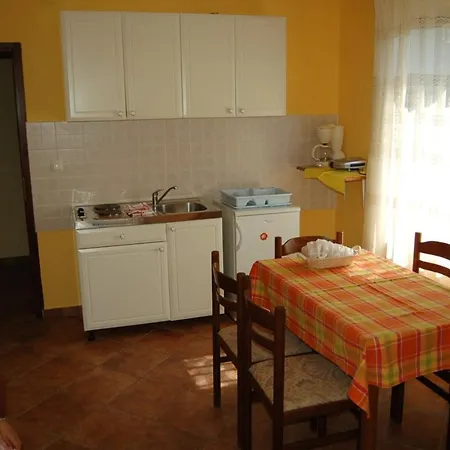 Studio Apartment In Starigrad-Paklenica I Apartament Seline