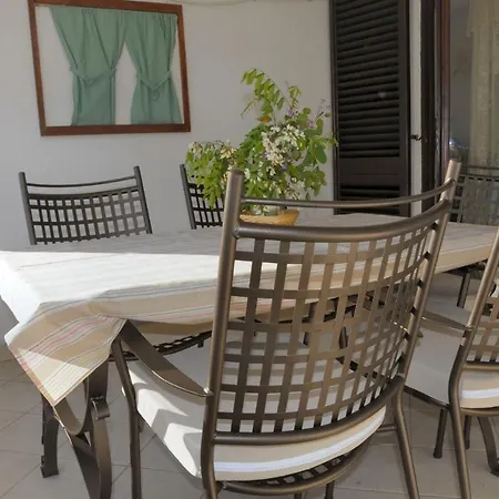 Studio Apartment In Starigrad-Paklenica I Apartament Seline